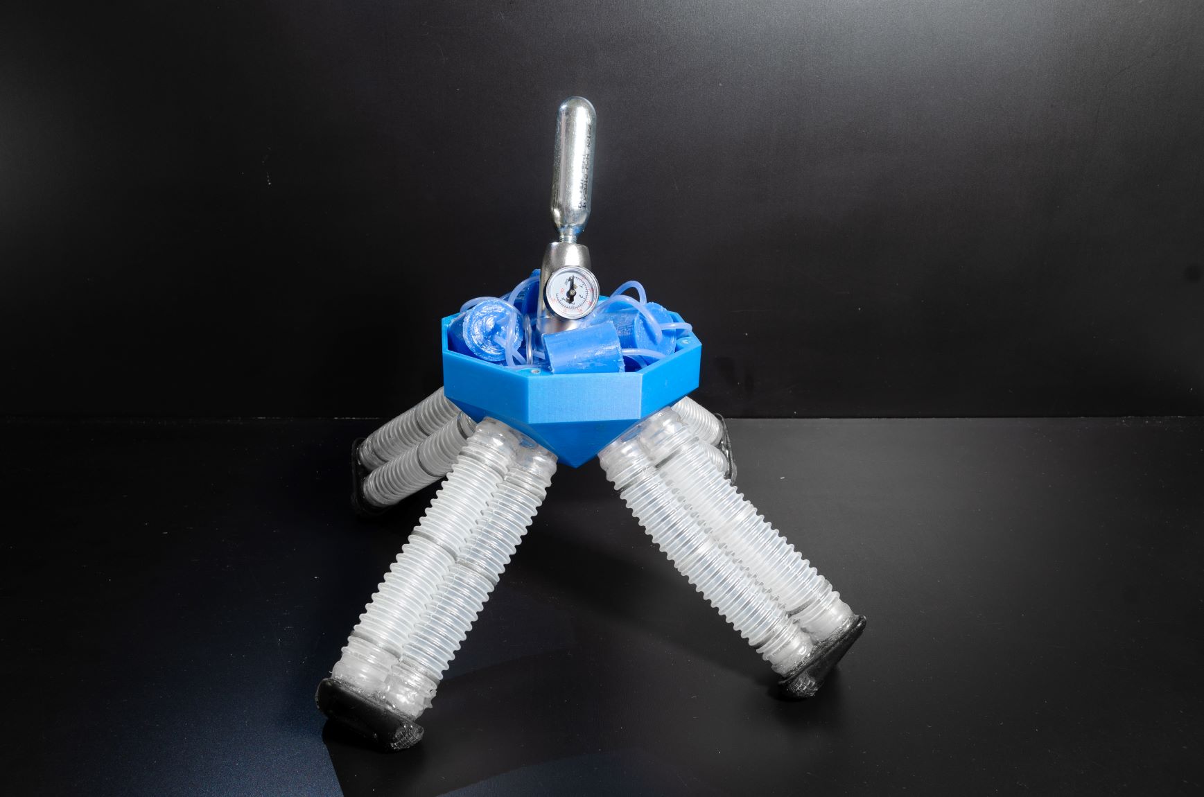 pneumatically actuated electronics free robot